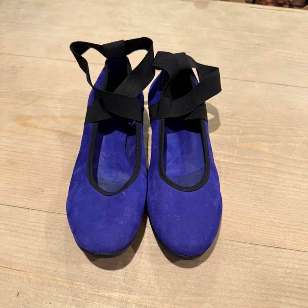 Arche Nubuck Leather Ballet Flat with elastic ankle strap Size 39